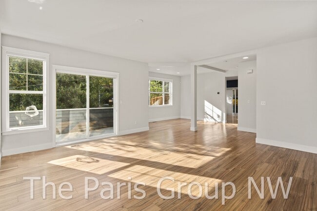 Building Photo - Marvelous Madison Valley Home * Central A/...