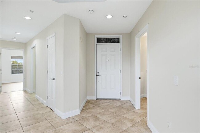 Building Photo - 7612 Lake Vista Ct