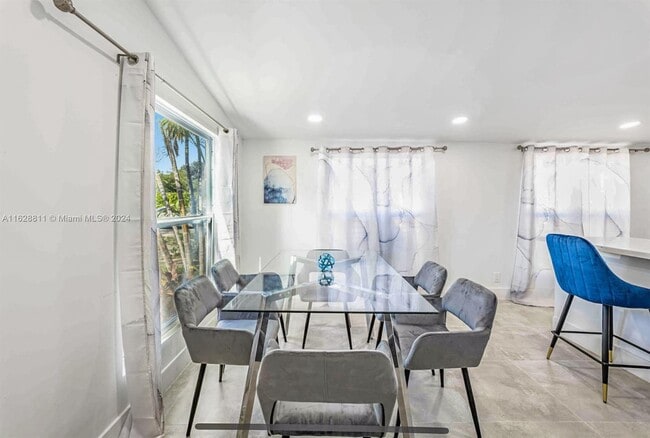 Building Photo - 1612 NE 16th Ave