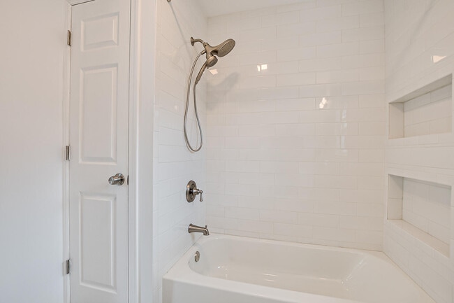 Building Photo - 364 Brightwood Ave