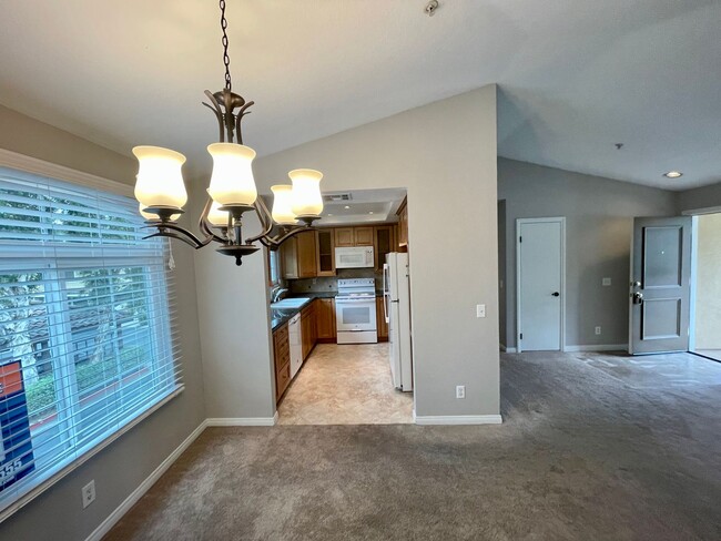 Building Photo - Gorgeous Condo for rent in Tustin Ranch