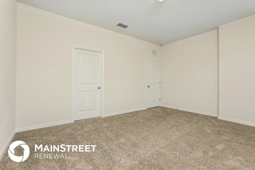 Building Photo - 3008 Neverland Dr