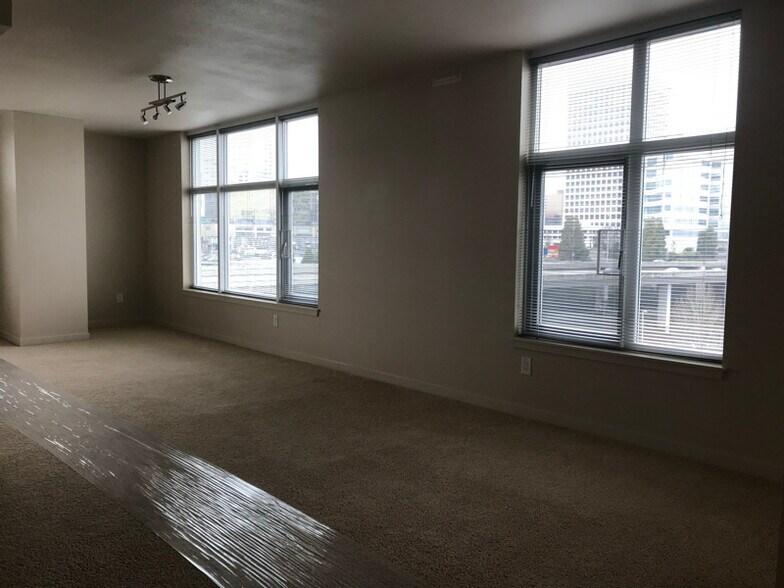 Building Photo - 1515 Dock St