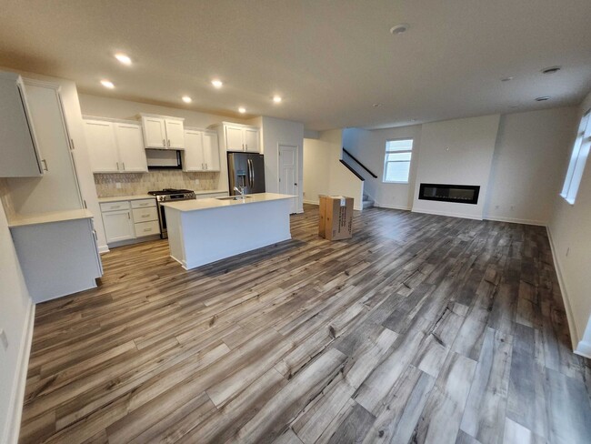 Building Photo - Rare 4 bed brand new construction never be...