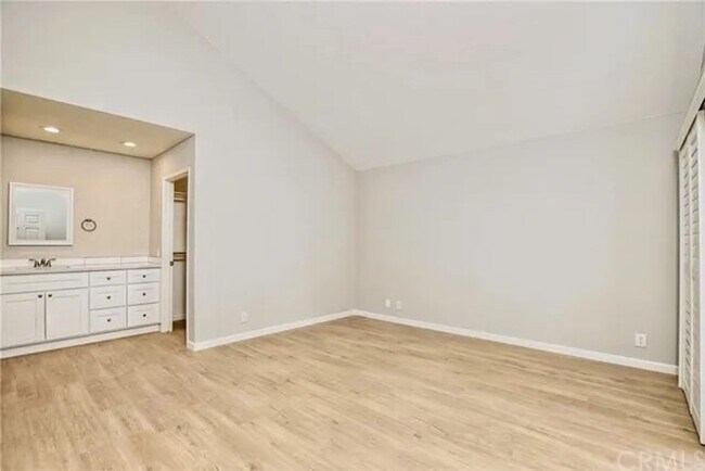 Building Photo - Two Bedroom, Two Bathroom Home for 12-mont...