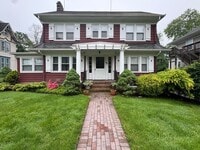 Building Photo - 5 bedrooms, 2.5 bathrooms