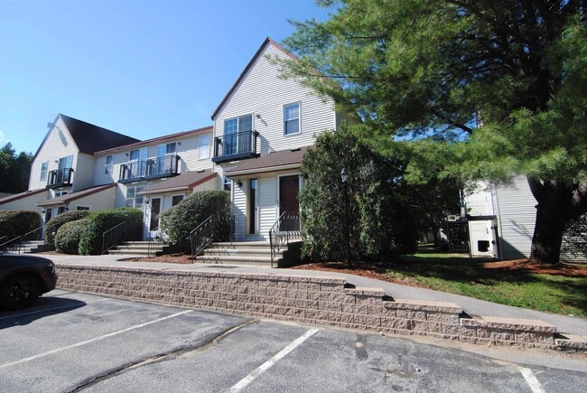 Primary Photo - 19 Colonial Dr