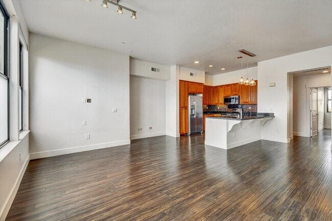 Building Photo - 1107 66th St