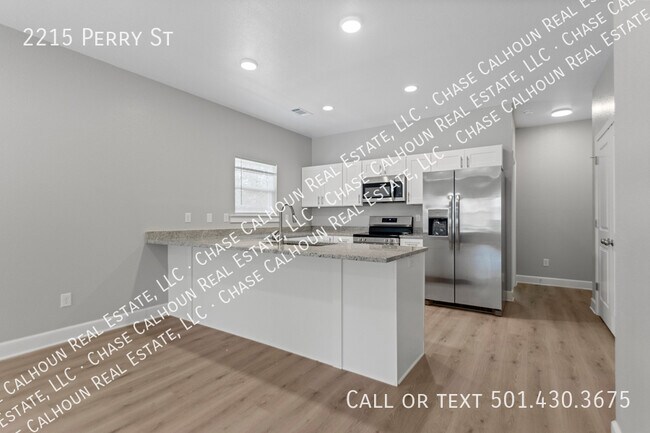 Building Photo - 2215 Perry St