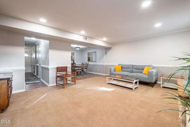 Building Photo - 6553 New Market Way