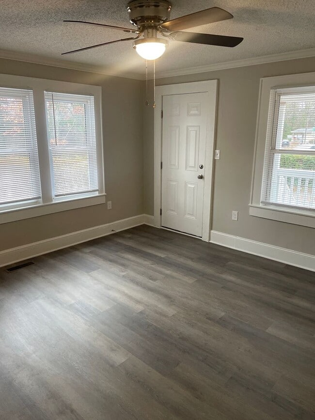 Building Photo - 3740 S Main St