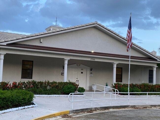 Building Photo - 3626 Whitehall Dr