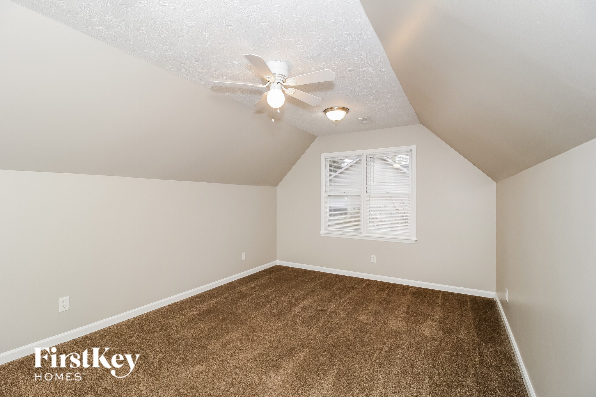 Building Photo - 307 Marble Ct