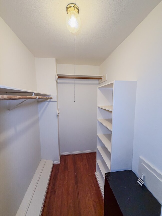 Building Photo - 10723 Elmdale Dr