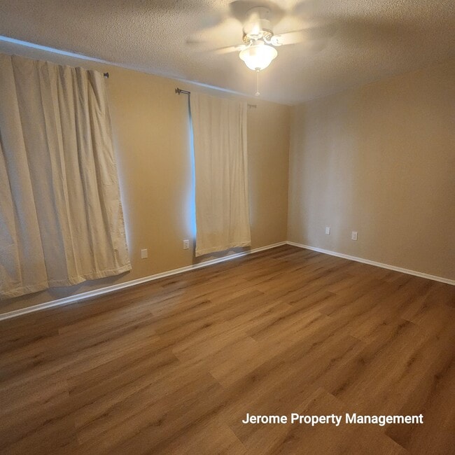 Building Photo - 28435 Trident Ct