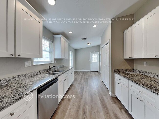 Building Photo - 738 Sheppard Rd