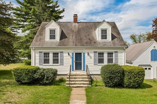 Primary Photo - 100 Essex Ave