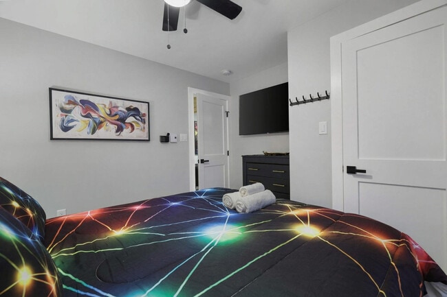 Building Photo - 126 Petrarch Trail