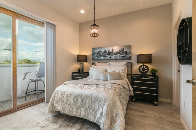 Building Photo - 3600 Central Ave SE