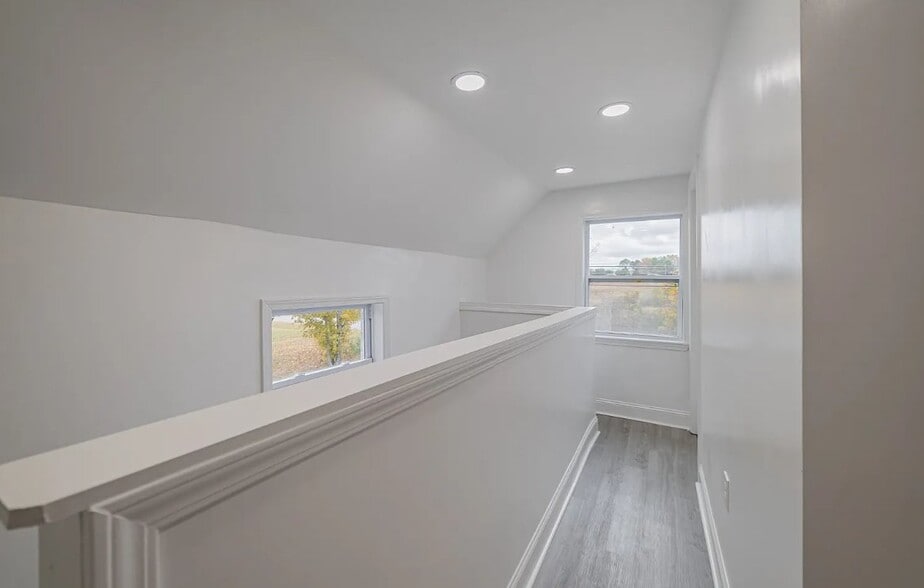 Building Photo - 830 Market St