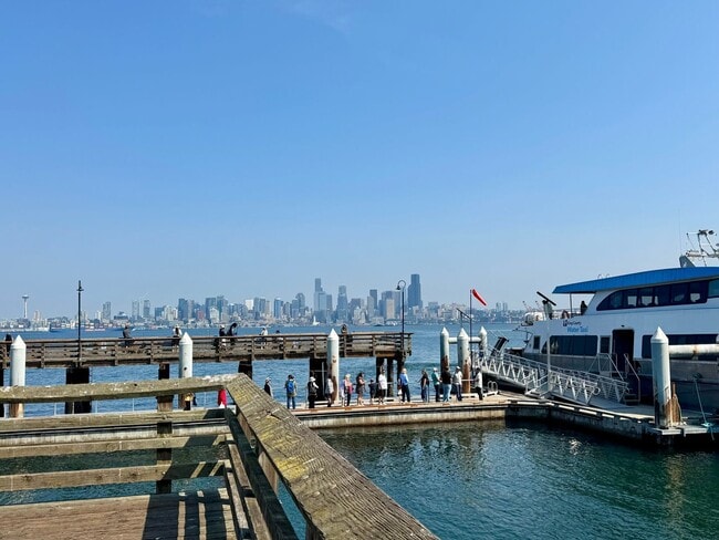 Building Photo - West Seattle ~ Alki Beach Home