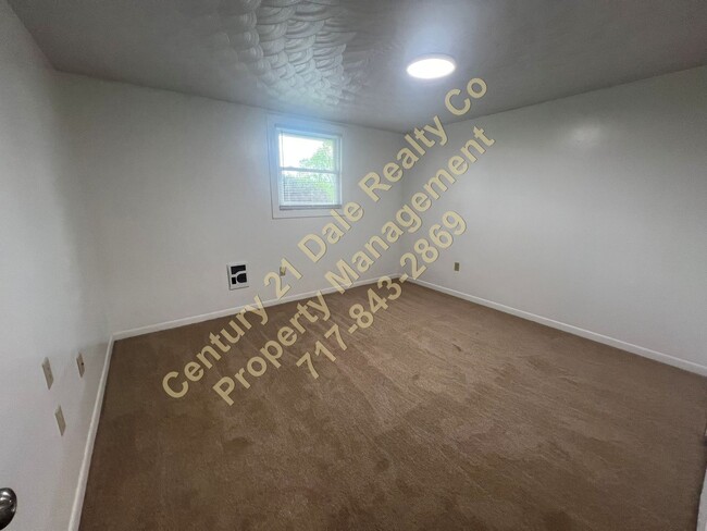 Building Photo - 2 Bedroom Home in North Eastern School Dis...