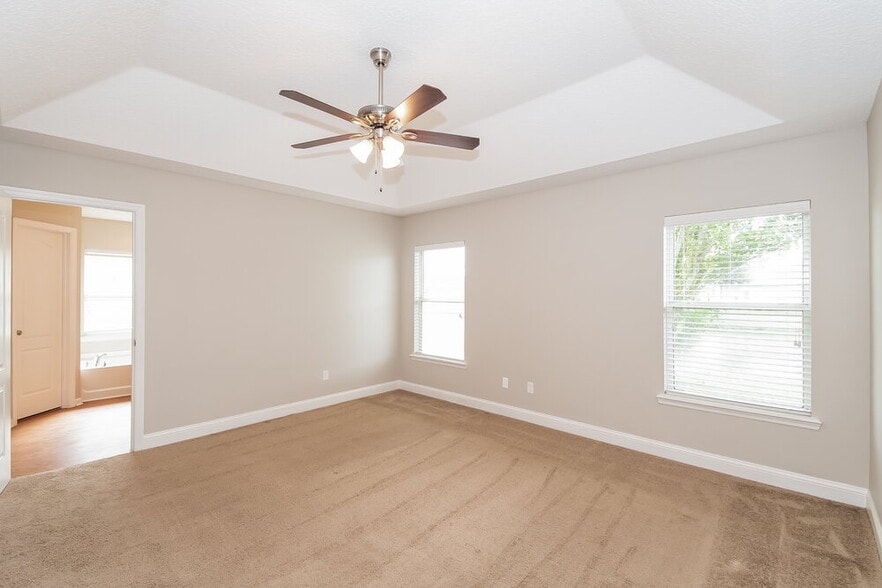 Building Photo - 12099 Hayden Lakes Cir