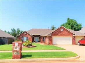 Building Photo - Spacious Home - Storm Shelter - Edmond Sch...