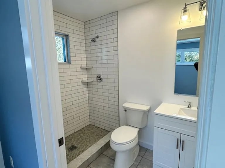 Building Photo - 5 Pine St