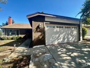 Building Photo - Beautiful 3 bedroom Home with a view!