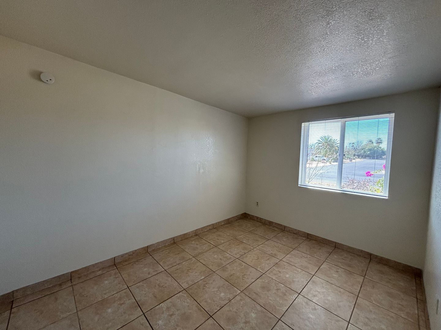 Building Photo - 7431 E Desert Aire Dr