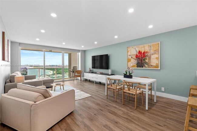 Building Photo - 2100 S Ocean Ln