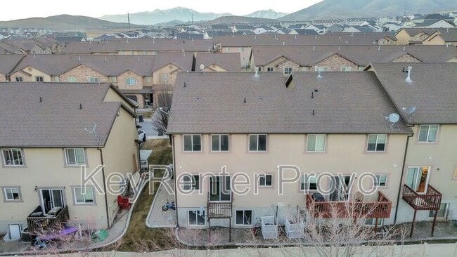 Building Photo - 2004 Churchill Dr