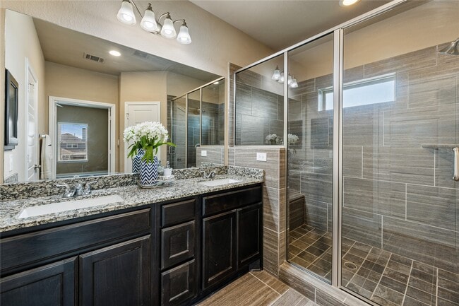 Building Photo - 16910 Canosa Dr