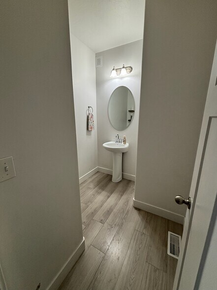 Half Bathroom (Main Floor) - 421 E 280 N
