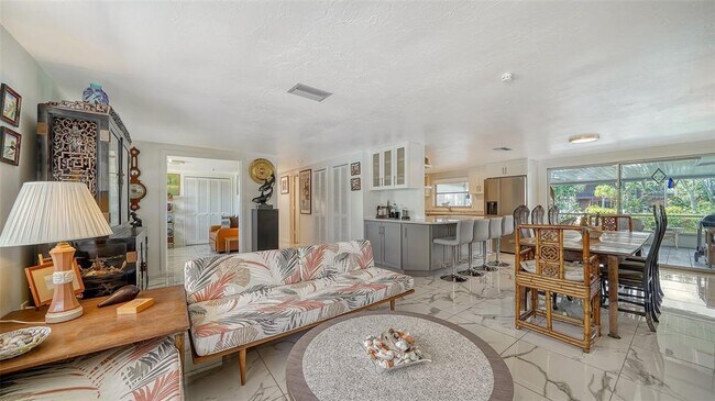 Building Photo - 641 Coral Dr