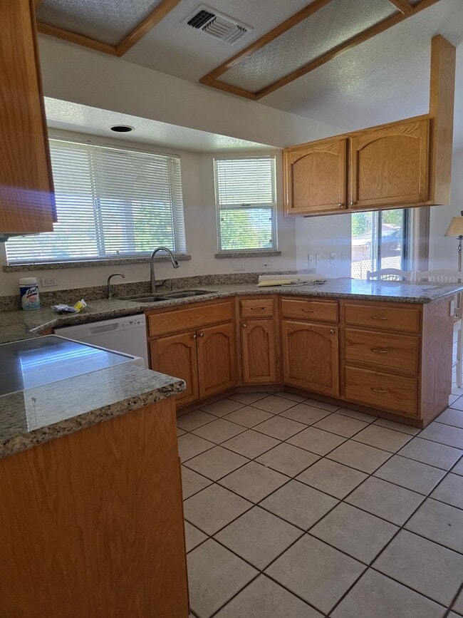Building Photo - Unfurnished, 1-Year Long-Term Rental