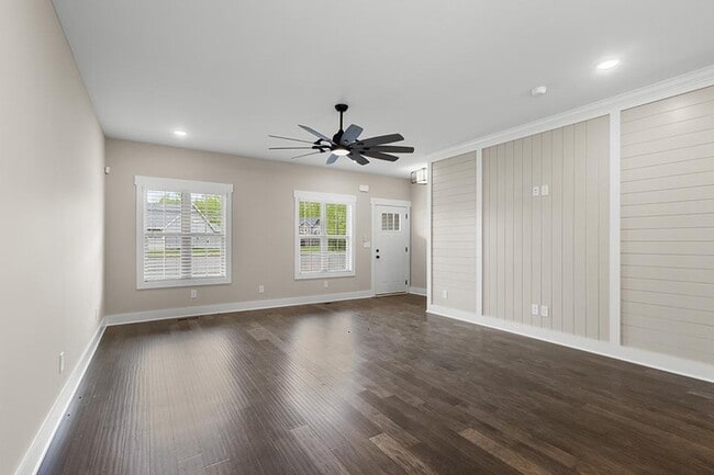 Building Photo - 1173 Black Rock Rd