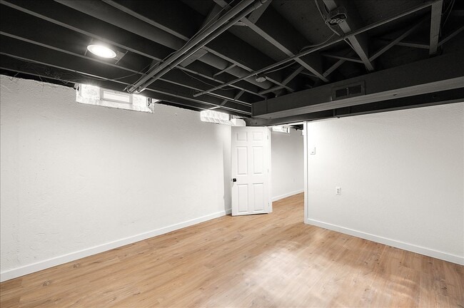 Building Photo - 11489 Anna Lisa Dr