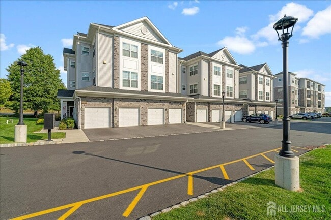 Building Photo - 33 Veterans Wy