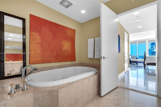 Building Photo - 791 Crandon Blvd