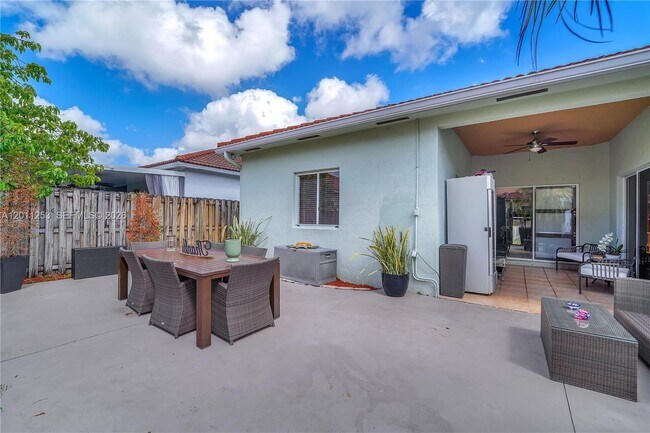 Building Photo - 16266 SW 54th Terrace