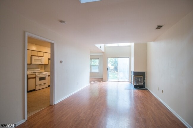 Building Photo - 36 Needham Way
