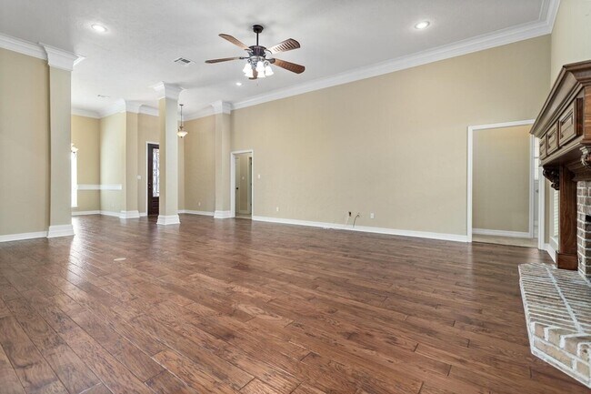 Building Photo - 3525 Windrose Dr