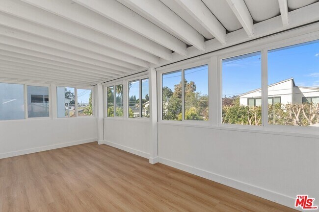 Building Photo - 2522 Armacost Ave