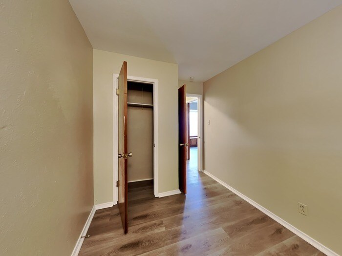 Building Photo - 7108 Ellis Rd