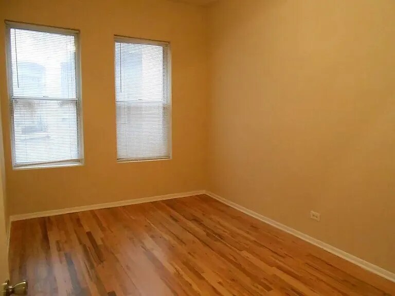 Building Photo - 2523 N Lincoln Ave