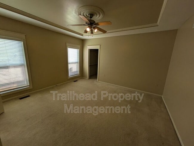 Building Photo - 609 E 29th Ave