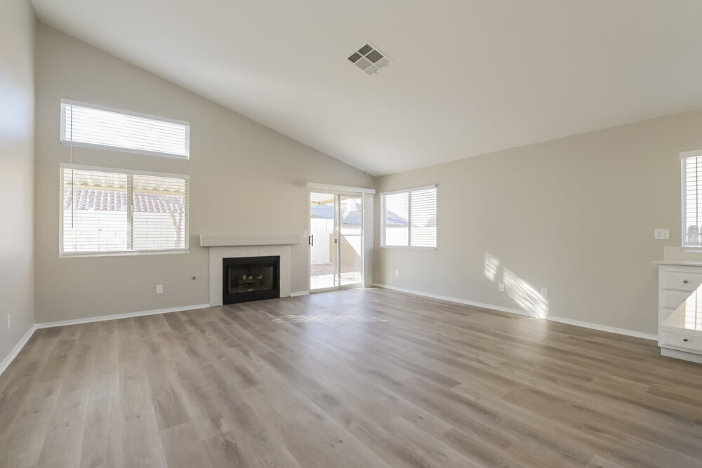 Building Photo - 682 Covina Dr
