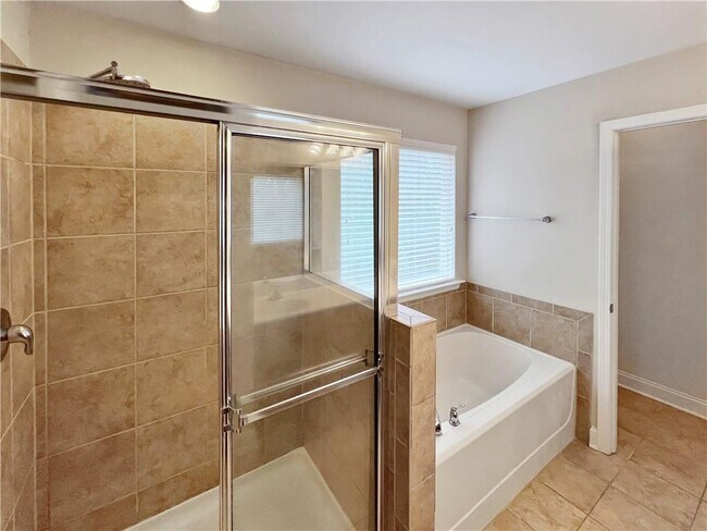 Building Photo - 225 Stone Park Dr